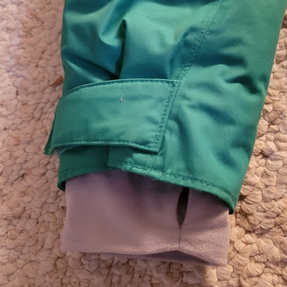 Mountain Hardware Ski Jacket XS - Picture 5 of 6